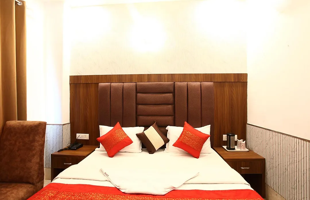 Hotel Taksh Inn, Near Karol Bagh, Metro Station-1