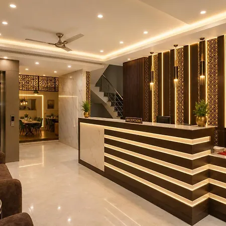 Hotel Taksh Inn, Near Karol Bagh, Metro Station-3