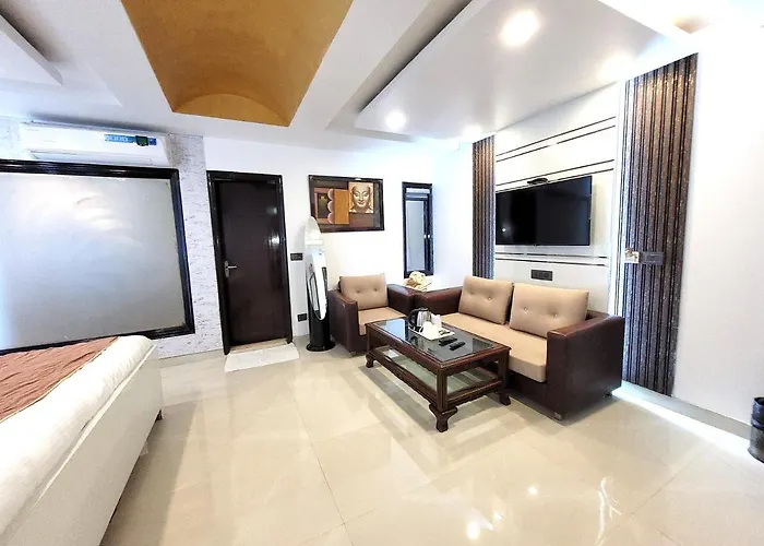 Hotel The Daanish Residency - Karol Bagh New Delhi